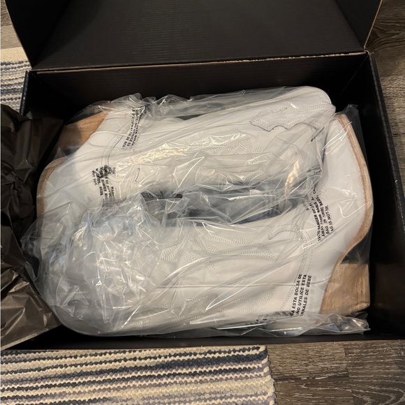 Thursday Boot White Rodeo Boots - Picture 2 of 4